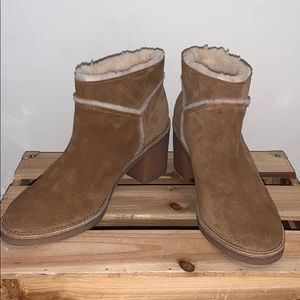 UGG Kasen tan ankle booties size 8